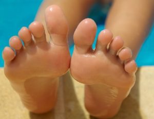 Start de verzorging van uw voeten ! Met Onycosolve het is gemakkelijker